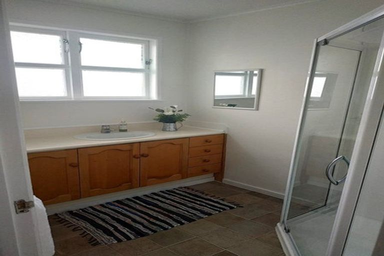 Photo of property in 363 Whangaparaoa Road, Stanmore Bay, Whangaparaoa, 0932