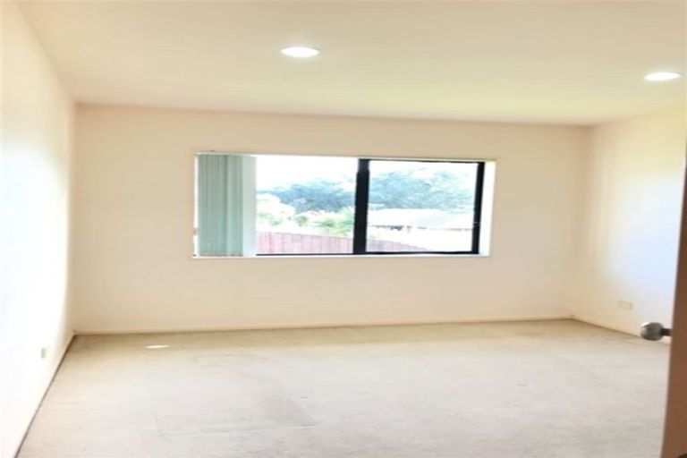 Photo of property in 11 Claywest Place, Glen Eden, Auckland, 0602