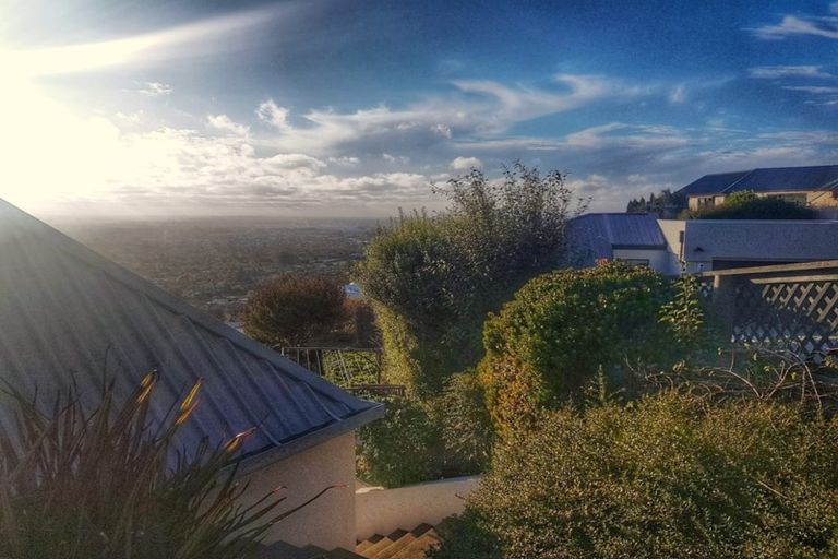 Photo of property in 33 Lookaway Place, Huntsbury, Christchurch, 8022