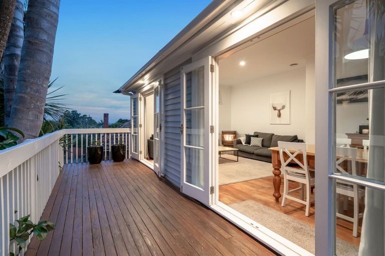 Photo of property in 256 Onewa Road, Birkenhead, Auckland, 0626