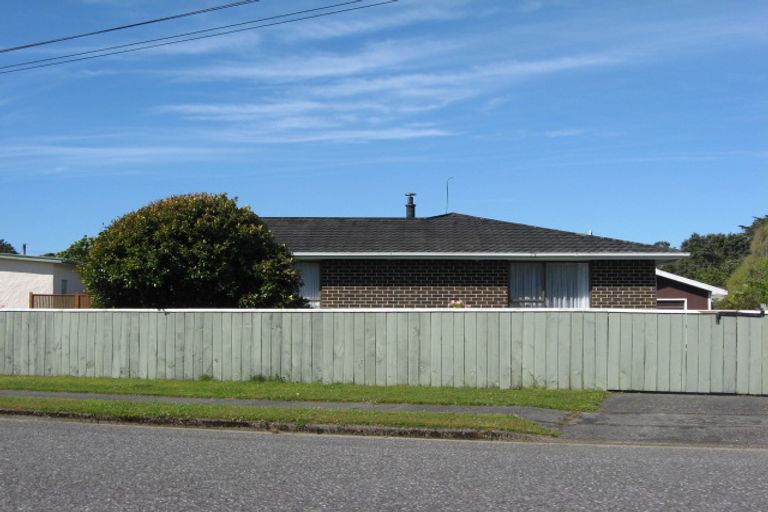 Photo of property in 3 Ngahue Crescent, Carters Beach, Westport, 7825