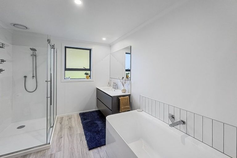 Photo of property in 1 Aotea Crescent, Gore, 9710