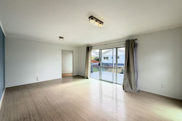 Photo of property in 10 Celeste Place, Totara Vale, Auckland, 0627