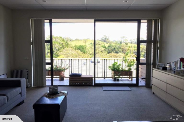 Photo of property in 9/28 The Avenue, Albany, Auckland, 0632