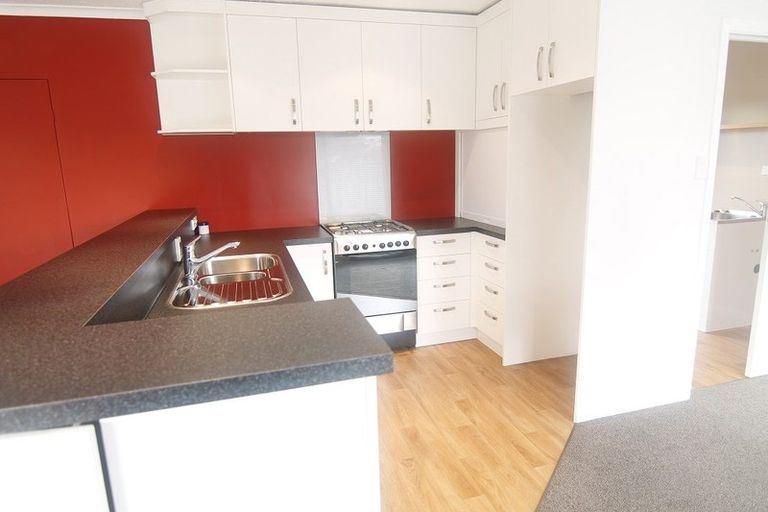 Photo of property in 69 Liverton Crescent, Bishopdale, Christchurch, 8053