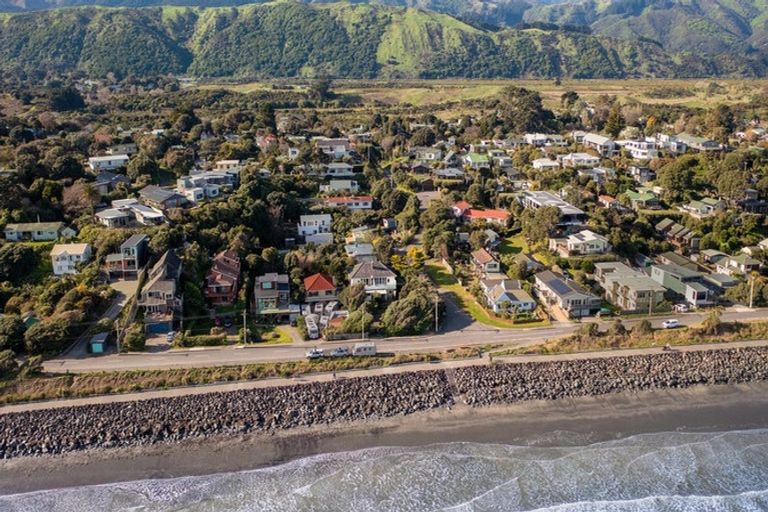 Photo of property in 25 The Esplanade, Raumati South, Paraparaumu, 5032