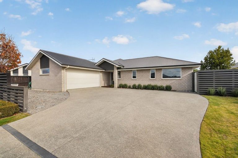 Photo of property in 7 Wattle Lane, Rangiora, 7400