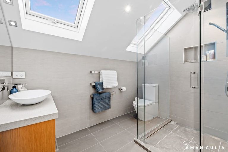 Photo of property in 86a Wiseley Road, West Harbour, Auckland, 0618