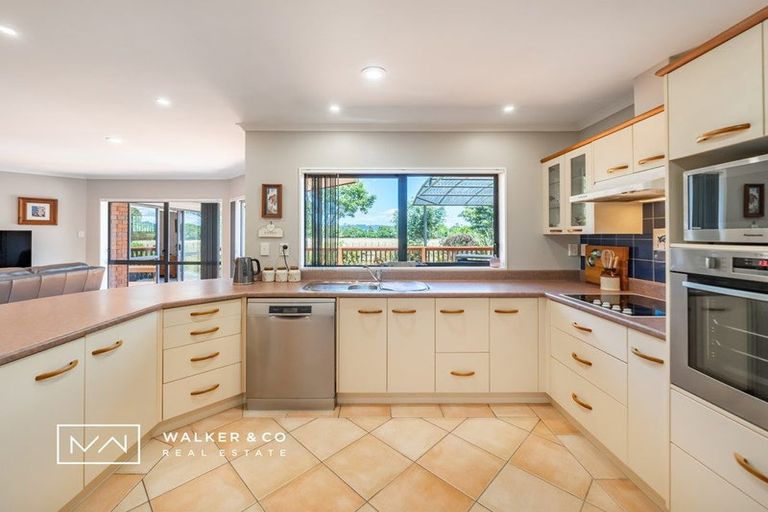 Photo of property in 15 Malcolm Gillies Grove, Totara Park, Upper Hutt, 5018