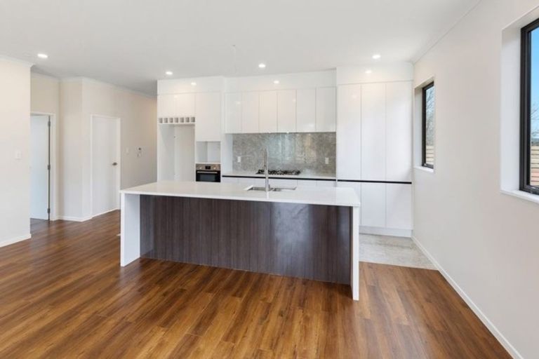 Photo of property in 1 Huahua Crescent, Papakura, 2110