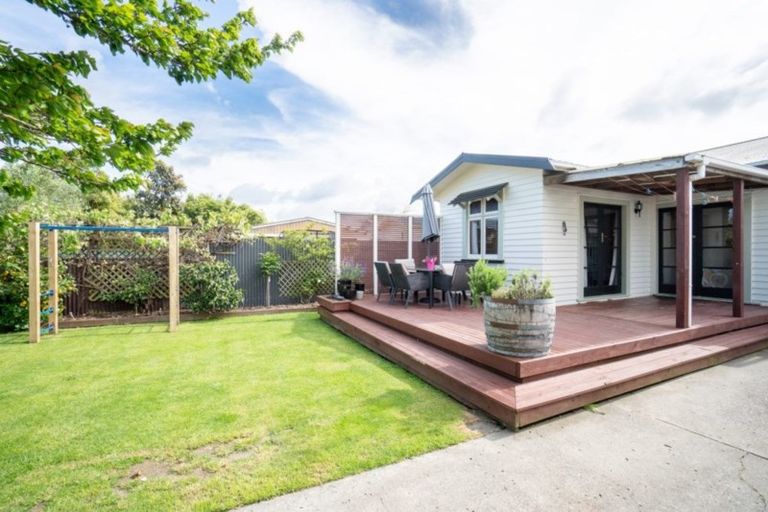Photo of property in 26 Kingswood Street, Takaro, Palmerston North, 4412