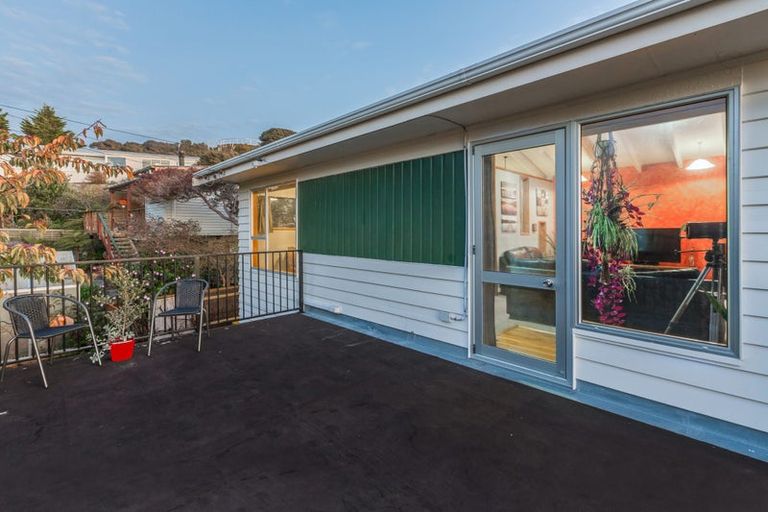 Photo of property in 22c Kahu Road, Paremata, Porirua, 5024