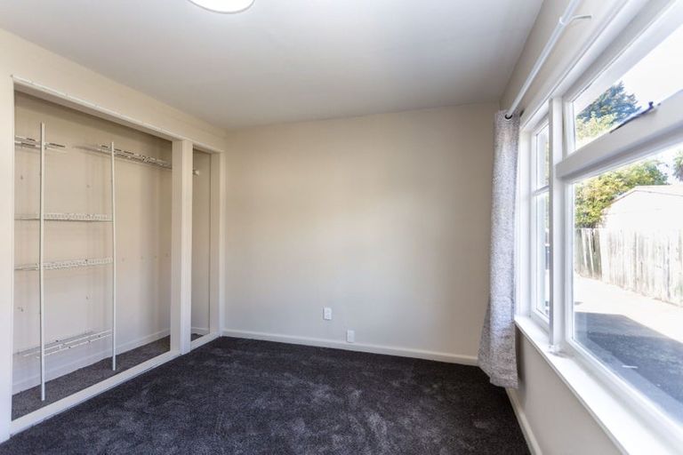 Photo of property in 100 Suva Street, Upper Riccarton, Christchurch, 8041