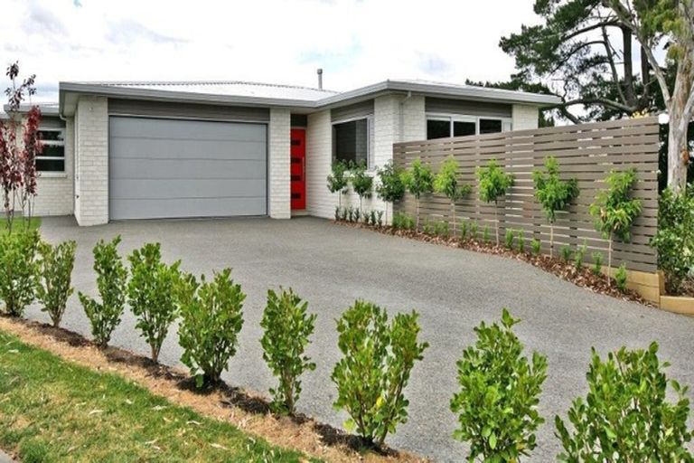 Photo of property in 8 Hikanui Drive, Havelock North, 4130