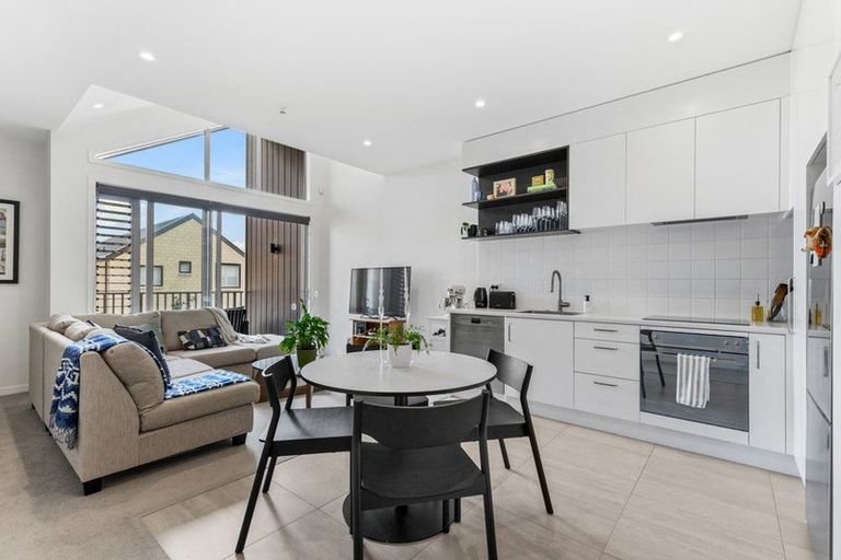 Photo of property in 4/28 Nevill Road, Hobsonville, Auckland, 0616