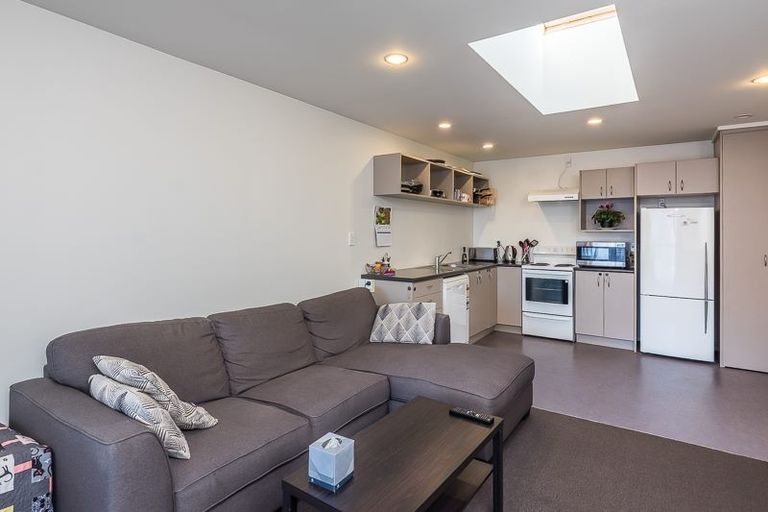 Photo of property in 2/7 Hall Avenue, Newtown, Wellington, 6021