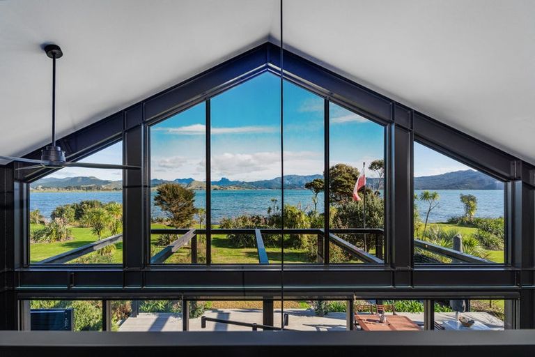 Photo of property in 112 Ti Kouka Crescent, Matarangi, Whitianga, 3592