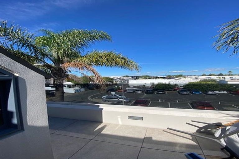 Photo of property in 36d May Street, Mount Maunganui, 3116