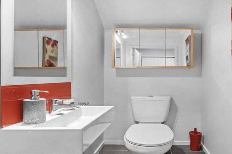 Photo of property in 82b Kirton Drive, Riverstone Terraces, Upper Hutt, 5018