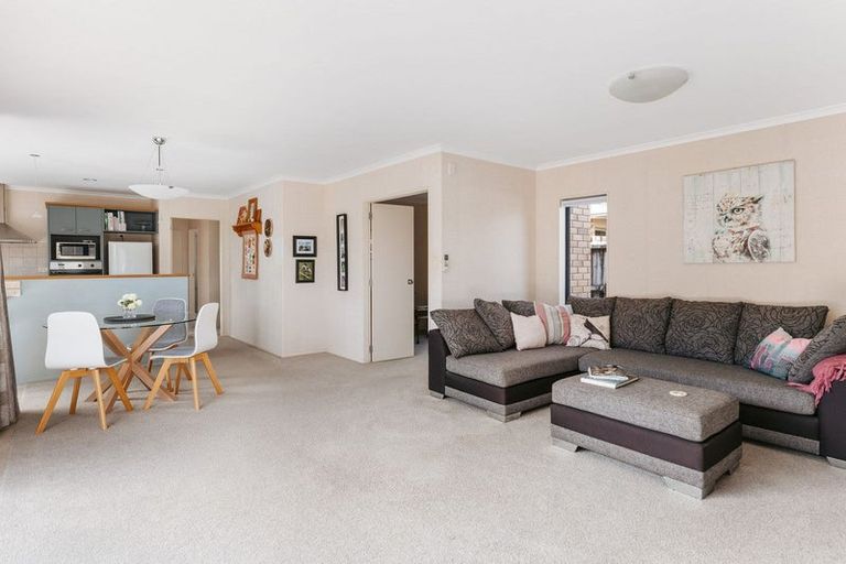 Photo of property in 54 Mcleod Place, Papamoa Beach, Papamoa, 3118