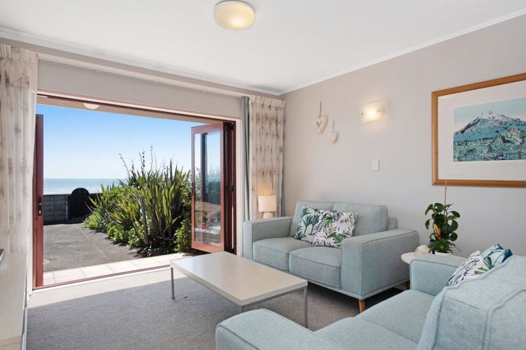 Photo of property in 2/33 Beach Road, Paekakariki, 5034