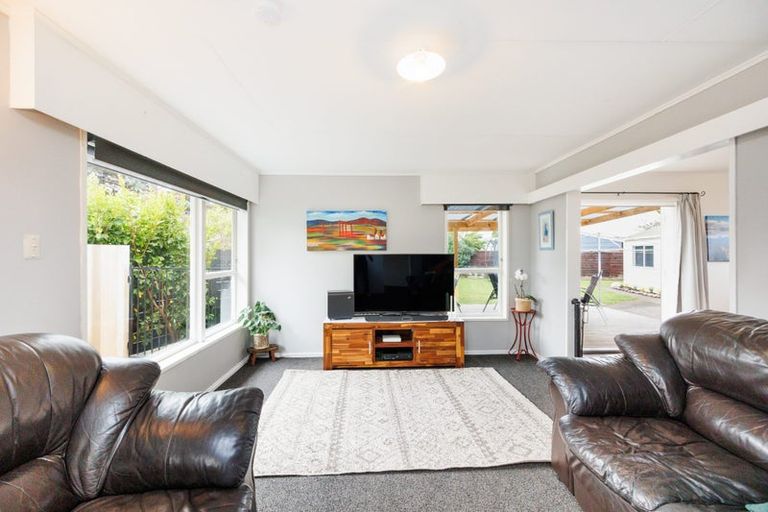 Photo of property in 21 Acacia Street, Kelvin Grove, Palmerston North, 4414