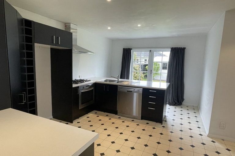 Photo of property in 37 Blighs Road, Strowan, Christchurch, 8052