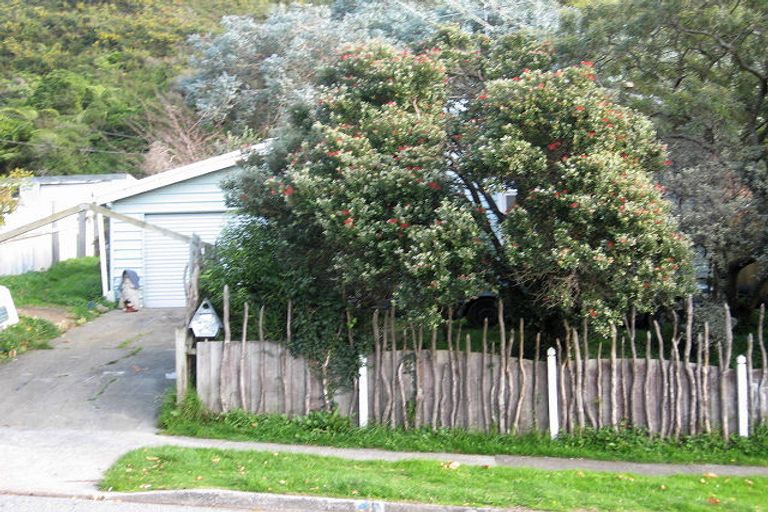 Photo of property in 19 Willcox Grove, Naenae, Lower Hutt, 5011