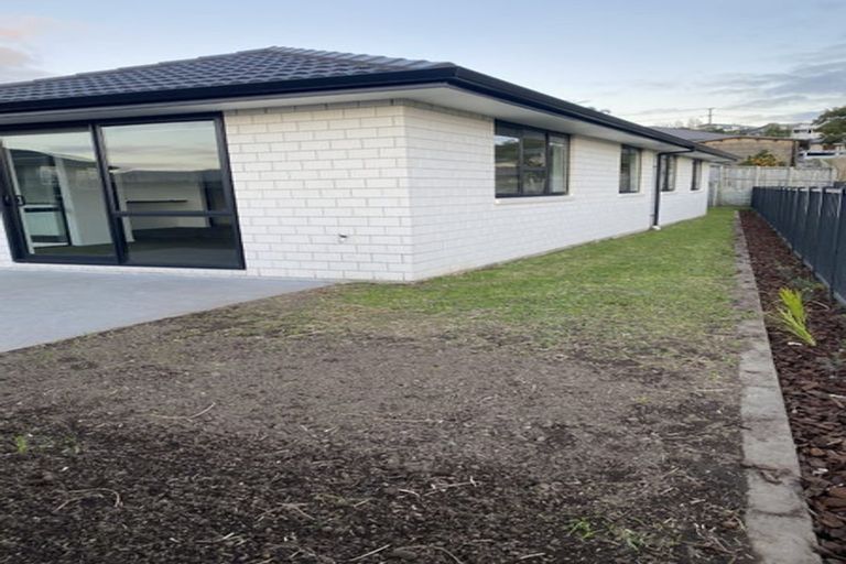 Photo of property in 8 Albatross Lane, Welcome Bay, Tauranga, 3112