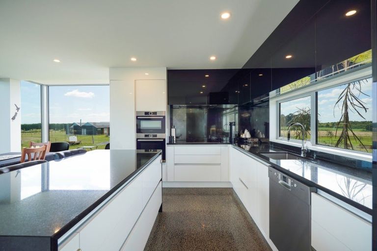 Photo of property in 89 Sunrise Drive, Seaward Bush, Invercargill, 9812