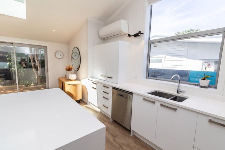 Photo of property in 23a Akaroa Drive, Maupuia, Wellington, 6022