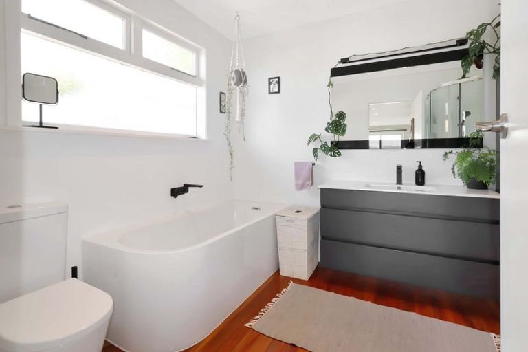 Photo of property in 93 Duncan Terrace, Kilbirnie, Wellington, 6022