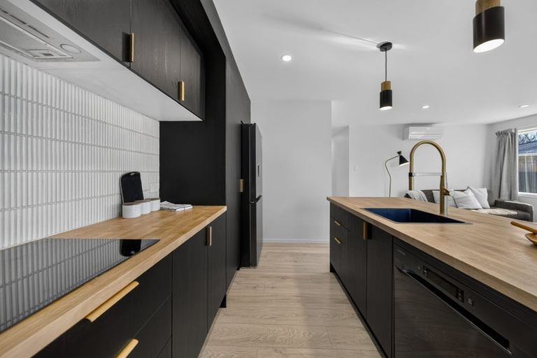 Photo of property in 4 Blossomdale Place, Bishopdale, Christchurch, 8053