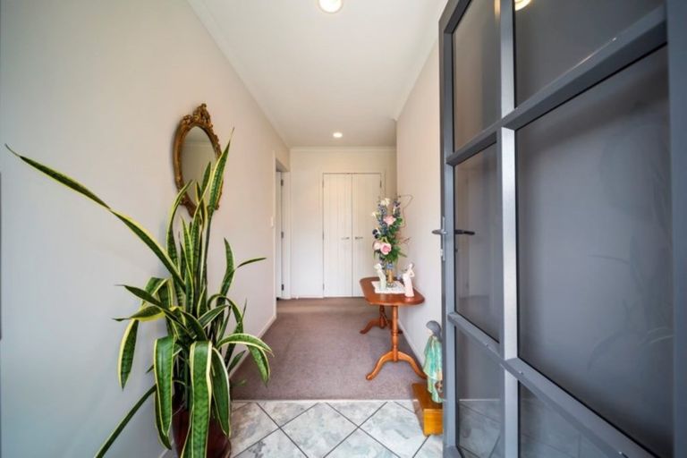 Photo of property in 9a Wilton Street, Westown, New Plymouth, 4310