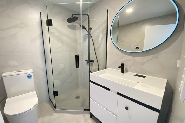 Photo of property in 57d Edmonton Road, Henderson, Auckland, 0612