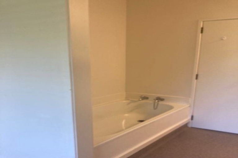 Photo of property in 15 Hattaway Avenue, Bucklands Beach, Auckland, 2012