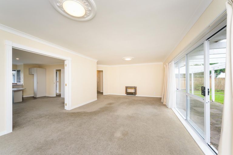 Photo of property in 4 Royal Oak Drive, Kelvin Grove, Palmerston North, 4414