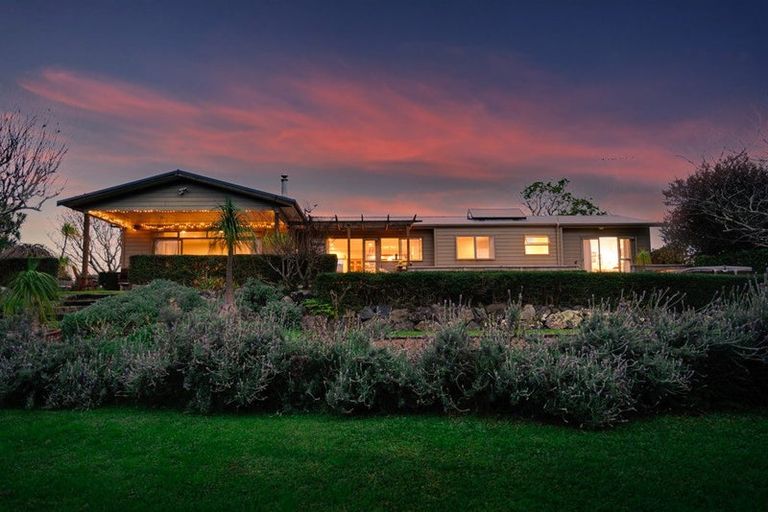 Photo of property in 145 Kanohi Road, Kaukapakapa, 0873