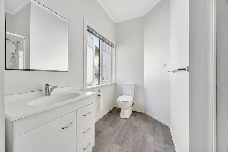 Photo of property in 87 Lake Road, Frankton, Hamilton, 3204