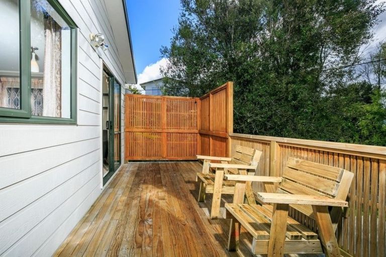 Photo of property in 3/6 Helena Street, Massey, Auckland, 0614