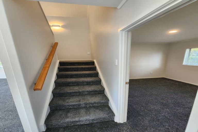 Photo of property in 25 Caspian Close, New Lynn, Auckland, 0600