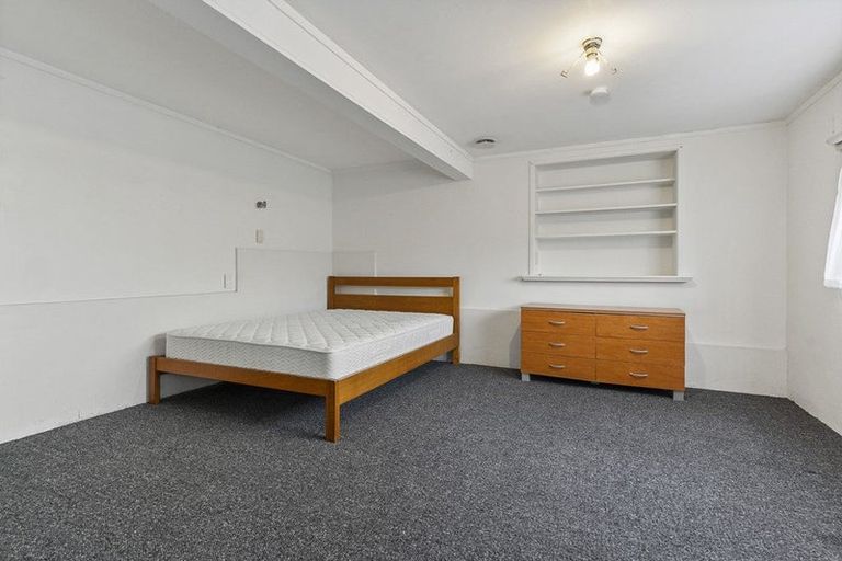 Photo of property in 1/6 Ellice Road, Totara Vale, Auckland, 0629