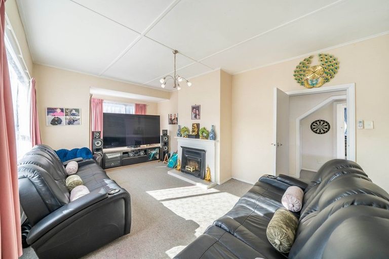 Photo of property in 68 Churton Crescent, Taita, Lower Hutt, 5011