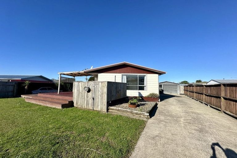 Photo of property in 64 Puriri Crescent, Edgecumbe, 3120