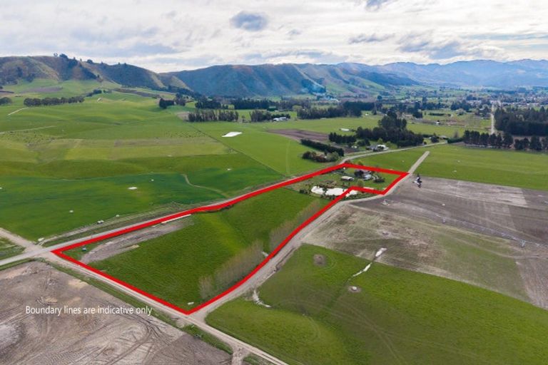 Photo of property in 229 Waihao Back Road, Waimate, 7979