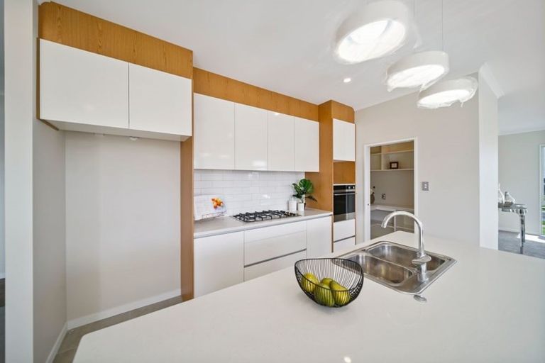 Photo of property in 5 Papaview Road, Papakura, 2110