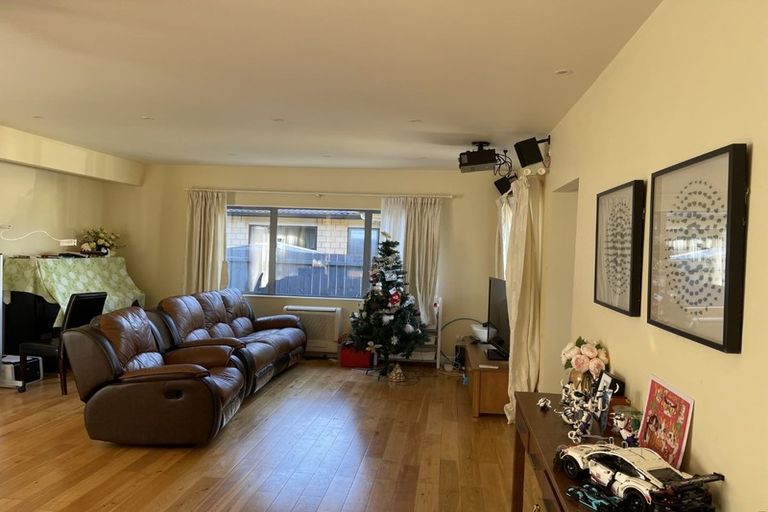 Photo of property in 19 Barnsley Place, Henderson, Auckland, 0612