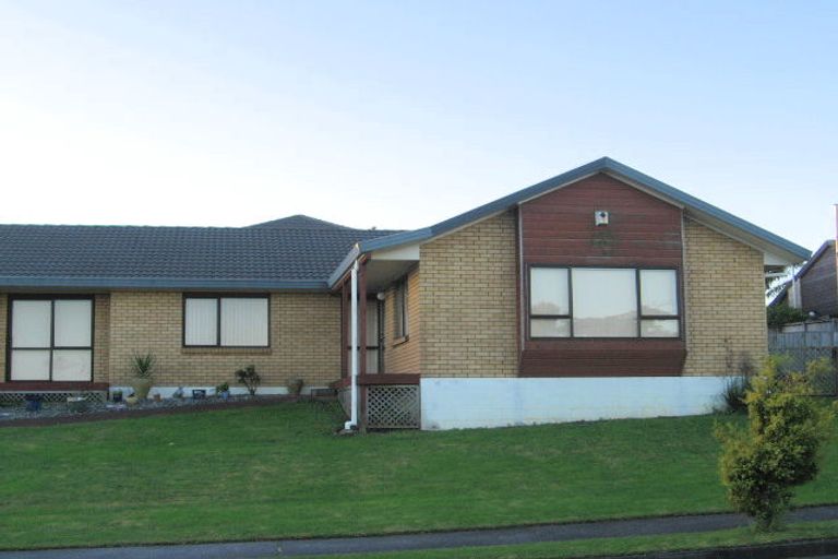 Photo of property in 4 Ferntree Terrace, West Harbour, Auckland, 0618