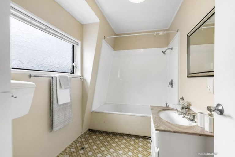 Photo of property in 7/100 Lyall Parade, Lyall Bay, Wellington, 6022