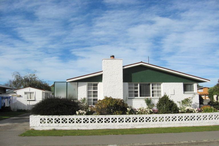 Photo of property in 1/1 Impala Place, Sockburn, Christchurch, 8042